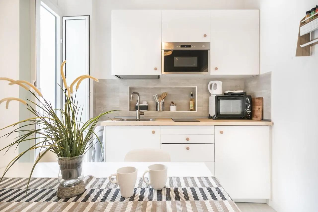 White Ostilia Apartments Rom