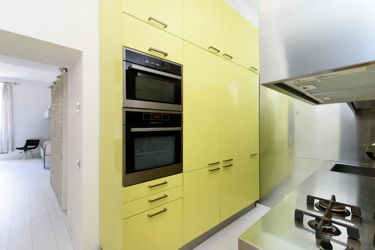 White Ostilia Apartments Rom 0*,
