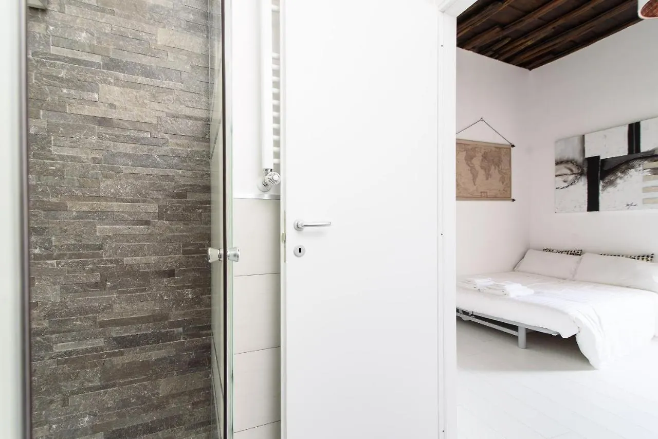 White Ostilia Apartments Rom