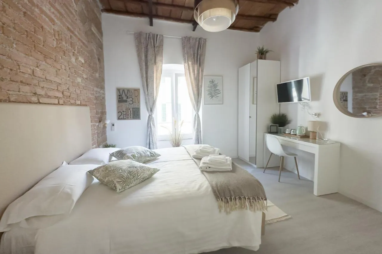 White Ostilia Apartments Rom