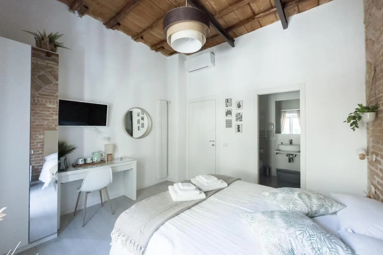White Ostilia Apartments Rom