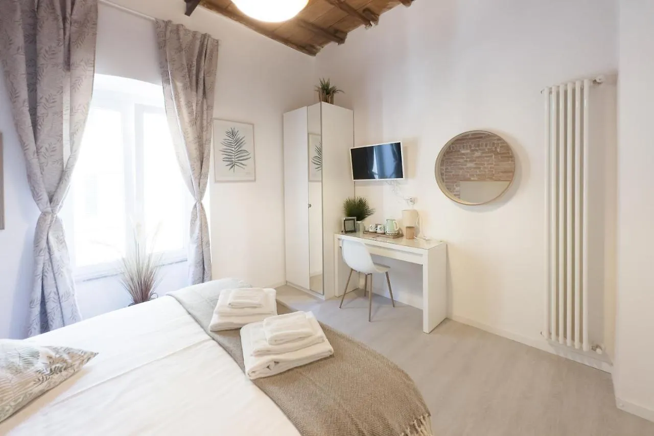 White Ostilia Apartments Rom