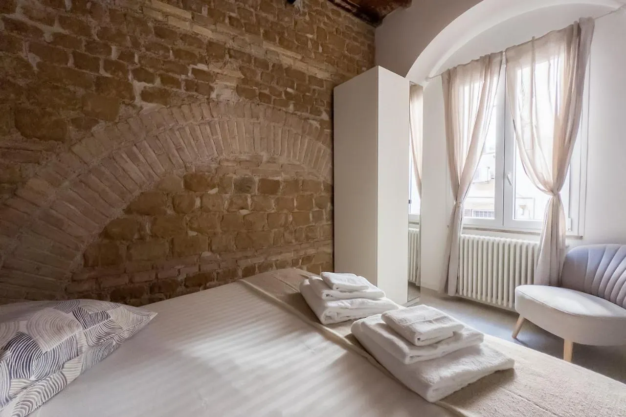 White Ostilia Apartments Rom