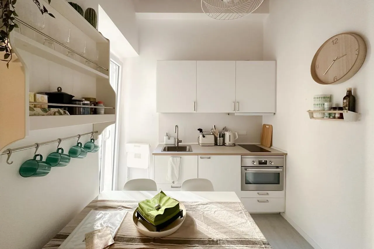 White Ostilia Apartments Rom