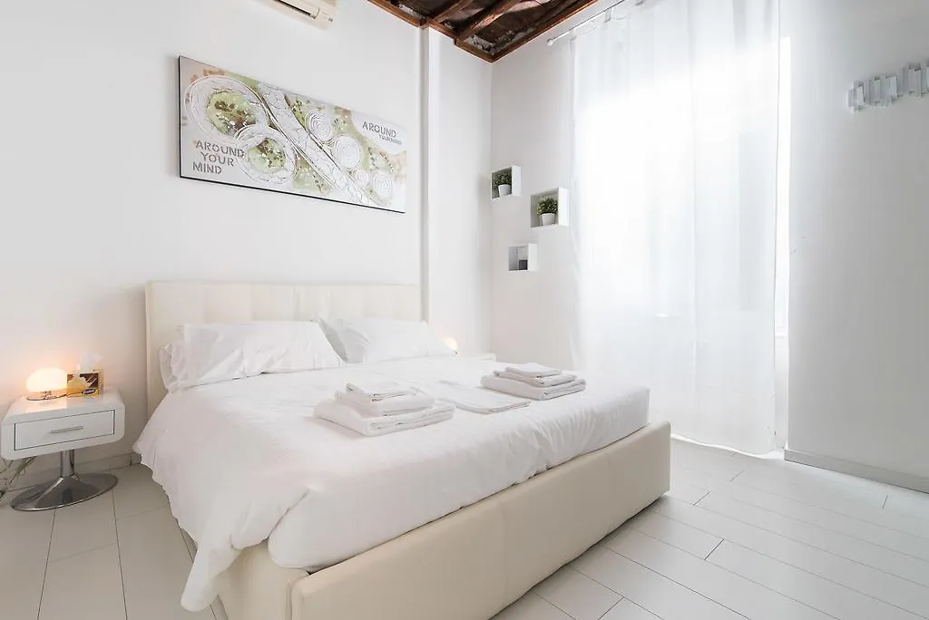 White Ostilia Apartments Rom 0*,