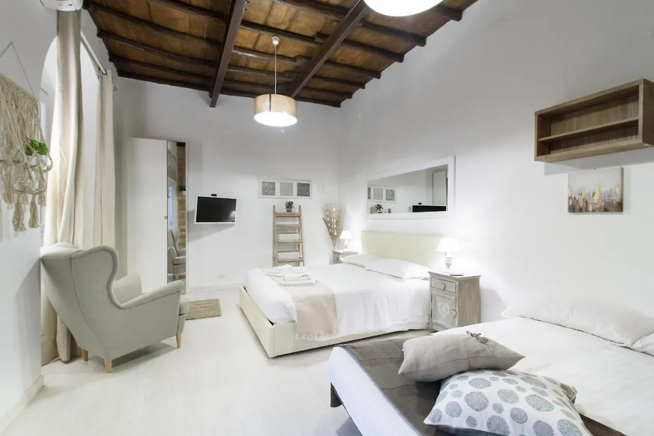 White Ostilia Apartments Rom