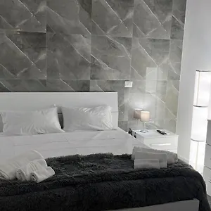 https://holiday-home-litteri.taorminaitalyhotels.com