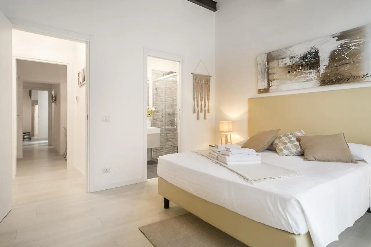 White Ostilia Apartments Roma 0*,  Italia