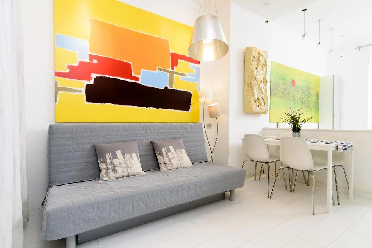 White Ostilia Apartments Roma