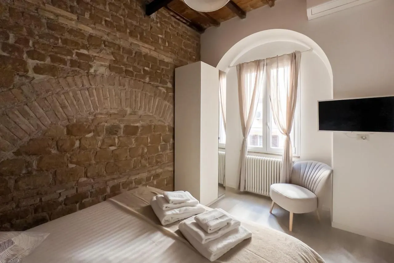 White Ostilia Apartments Roma