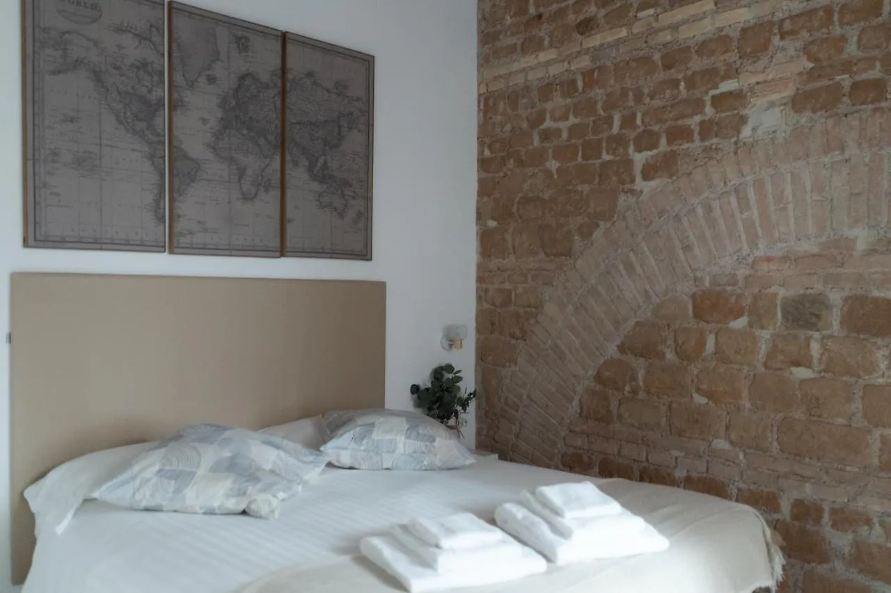 White Ostilia Apartments Roma