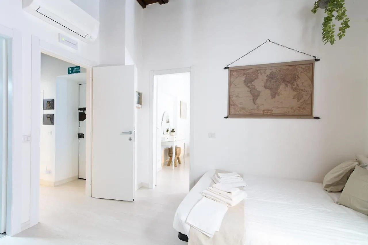 White Ostilia Apartments Roma Italia